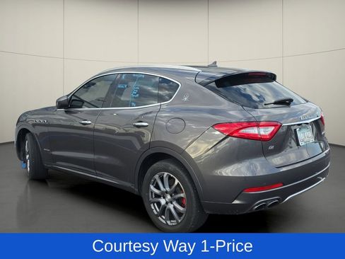 Used 2018 Maserati Levante GranLusso AWD/4WD image 6