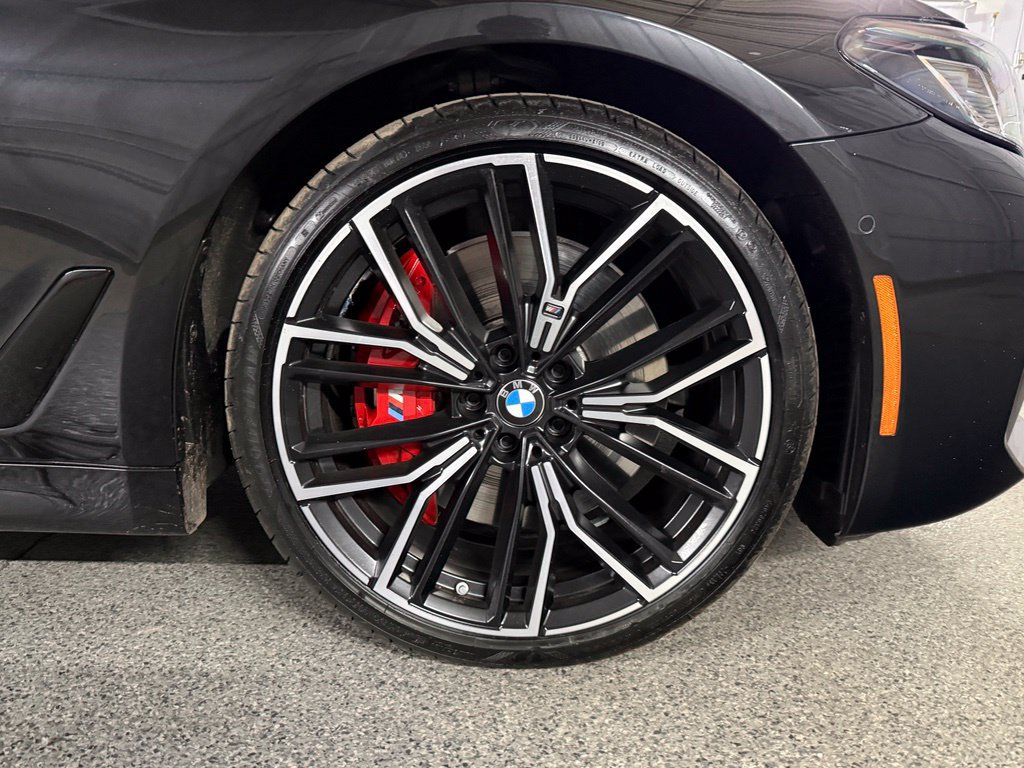 Used 2023 BMW M550i xDrive w/ Executive Package AWD/4WD image 6