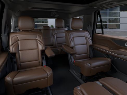 New 2026 Lincoln Navigator Reserve AWD/4WD image 32