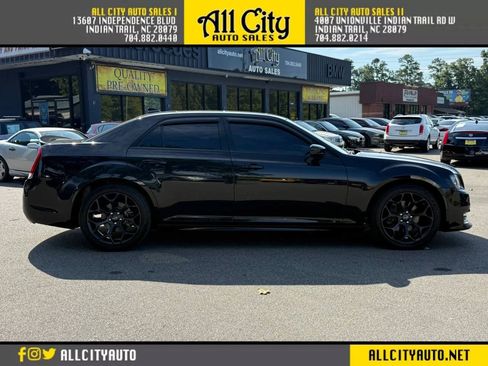 Used 2020 Chrysler 300 S RWD image 8