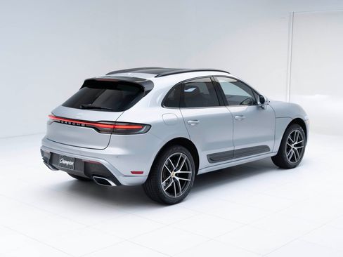 Used 2025 Porsche Macan image 9