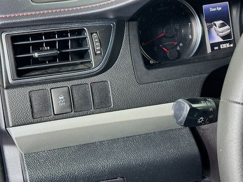 Used 2017 Toyota Camry SE image 16