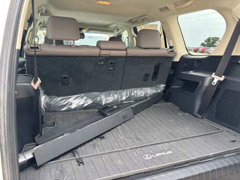 Used 2023 Lexus GX 460 Premium w/ Premium Package AWD/4WD image 30