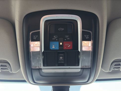 Used 2024 RAM 2500 Laramie AWD/4WD image 17