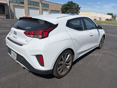 Used 2019 Hyundai Veloster 2.0 Premium FWD image 5