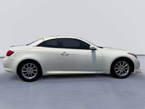 Used 2011 INFINITI G37 Convertible w/ Premium Pkg RWD image 2