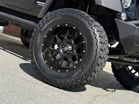 Used 2015 Jeep Wrangler Unlimited Rubicon w/ Dual Top Group AWD/4WD image 31
