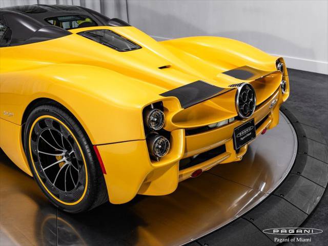 Used 2024 Pagani Utopia RWD image 25