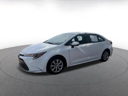 Used 2025 Toyota Corolla LE FWD image 8