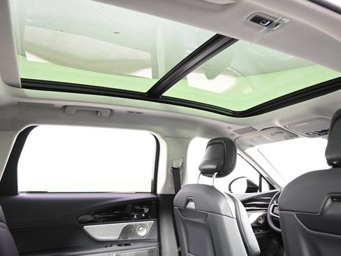 New 2026 Lincoln Nautilus Reserve image 17