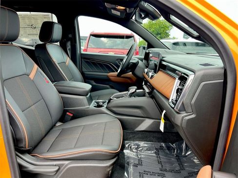 New 2025 GMC Canyon AT4 w/ Nightfall Edition image 21