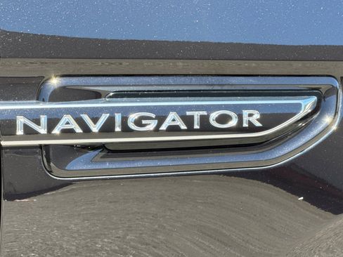 Certified 2021 Lincoln Navigator Reserve AWD/4WD image 28