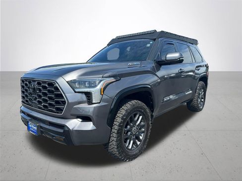 Used 2023 Toyota Sequoia Platinum AWD/4WD image 2