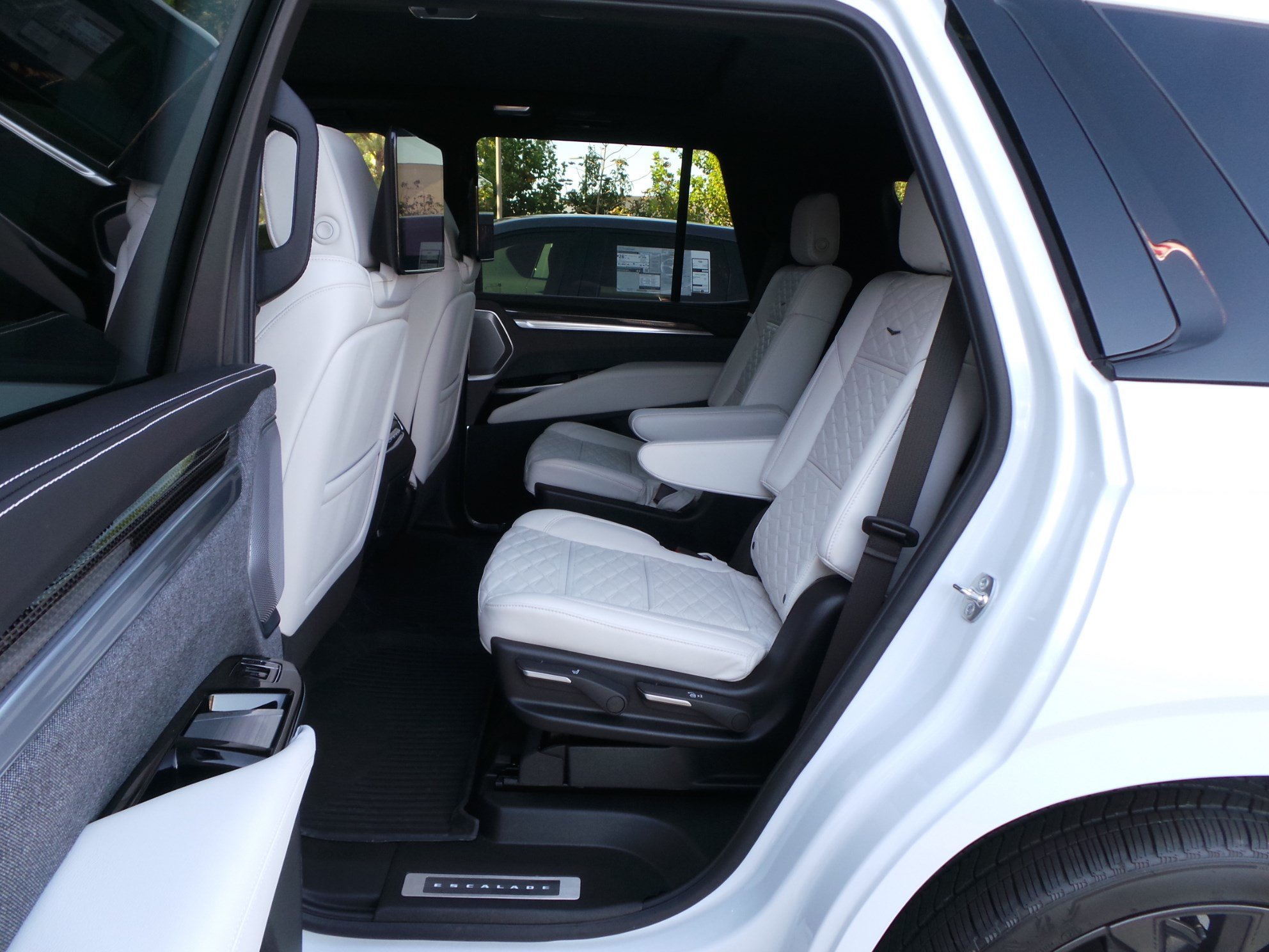 Used 2026 Cadillac Escalade V AWD/4WD image 37