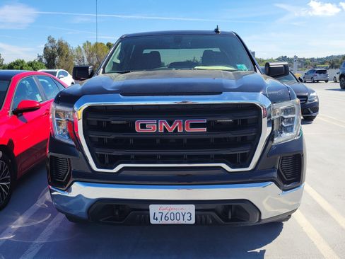 Used 2021 GMC Sierra 1500 4x4 Crew Cab w/ Convenience Package image 2