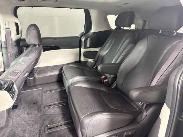 Used 2024 Kia Carnival SX Prestige FWD image 22