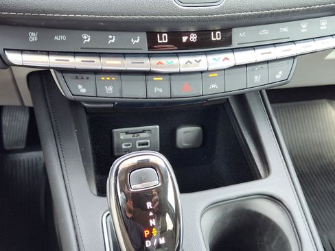 Used 2020 Cadillac XT4 Premium Luxury FWD image 15
