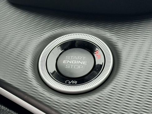New 2025 Jeep Grand Cherokee L Altitude AWD/4WD image 24