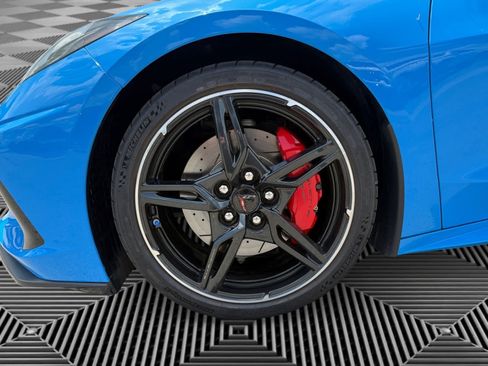 Used 2021 Chevrolet Corvette Stingray Premium Cpe w/ Z51 Performance Package RWD image 9