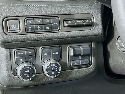 Used 2024 GMC Yukon Denali w/ Denali Reserve Package AWD/4WD image 10