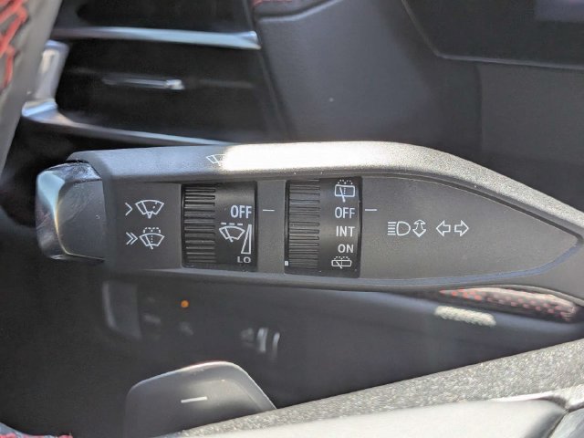Used 2025 Chevrolet Traverse RS w/ LPO, Floor Liner Package FWD image 29