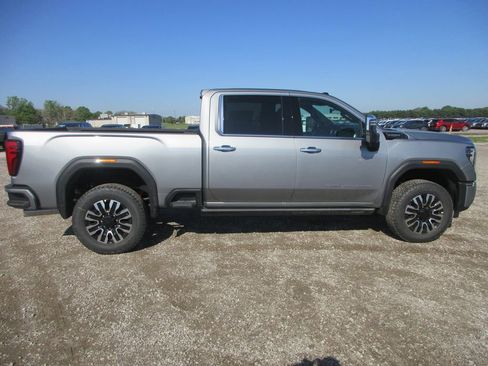 New 2026 GMC Sierra 3500 Denali Ultimate AWD/4WD image 3