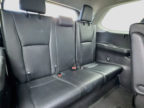 Used 2024 Toyota Grand Highlander XLE FWD image 18