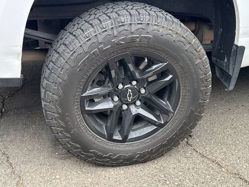 Used 2020 Chevrolet Silverado 1500 LT Trail Boss w/ Convenience Package AWD/4WD image 4