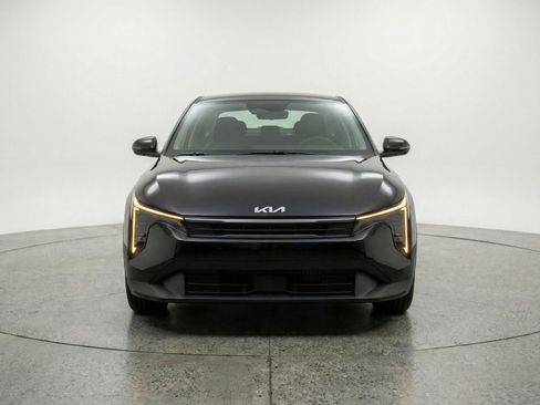 Used 2025 Kia K4 FWD image 2