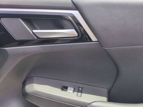 Used 2025 Mitsubishi Outlander SE AWD/4WD image 34