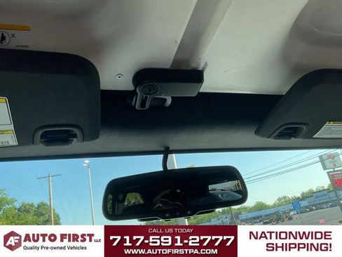 Used 2018 Jeep Wrangler Unlimited Sahara AWD/4WD image 23