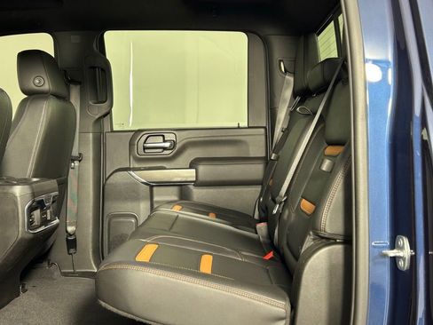 Used 2020 GMC Sierra 2500 AT4 w/ AT4 Premium Package AWD/4WD image 17