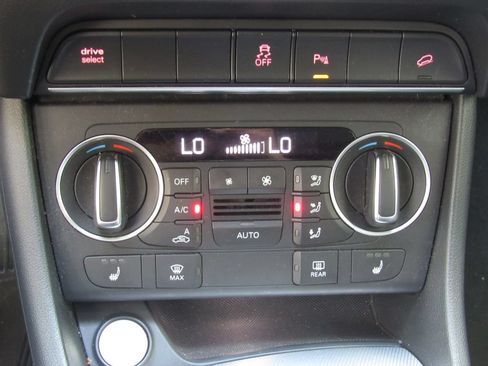 Used 2018 Audi Q3 2.0T Premium Plus w/ Premium Plus Package AWD/4WD image 31