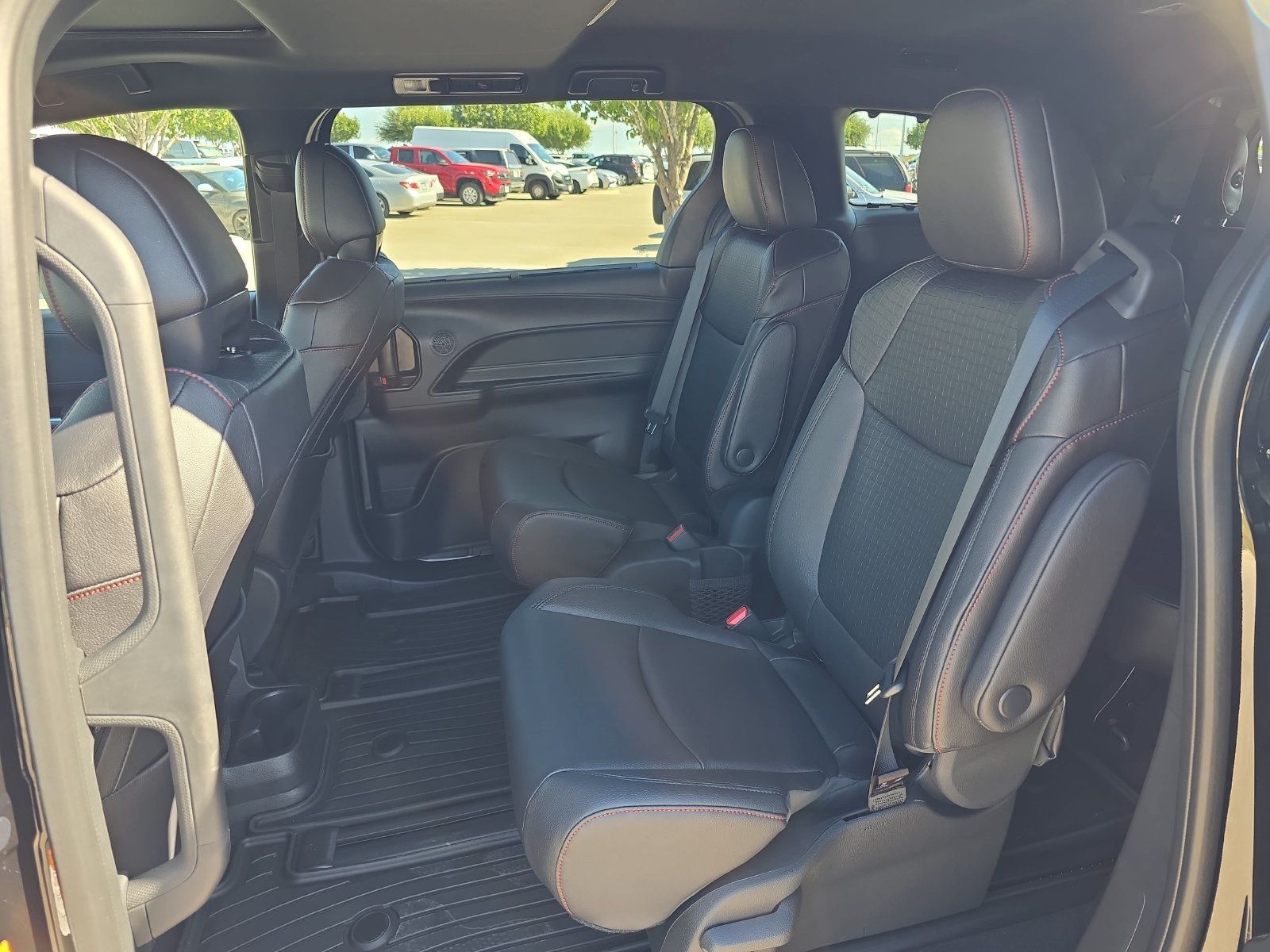 New 2026 Toyota Sienna XSE AWD/4WD image 10