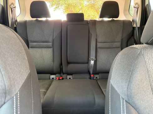 Used 2025 Nissan Rogue SV FWD image 39