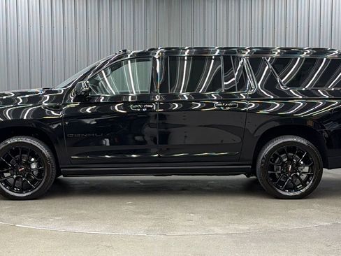 Used 2026 GMC Yukon XL Denali w/ Sun & Power Step Package AWD/4WD image 2