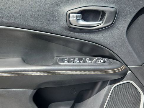 Used 2019 Jeep Compass Limited AWD/4WD image 11