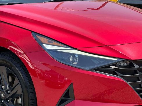Used 2023 Hyundai Elantra SEL FWD image 7