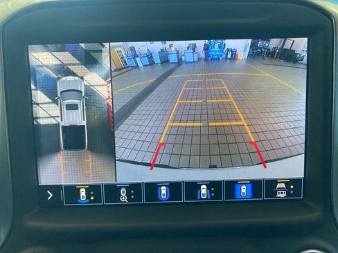 Used 2021 Chevrolet Silverado 1500 LTZ w/ LTZ Premium Package image 4