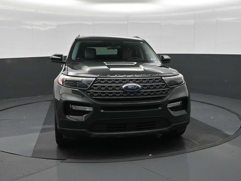 Used 2023 Ford Explorer XLT w/ Equipment Group 202A image 3