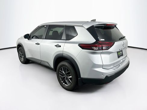 Used 2024 Nissan Rogue S FWD image 5