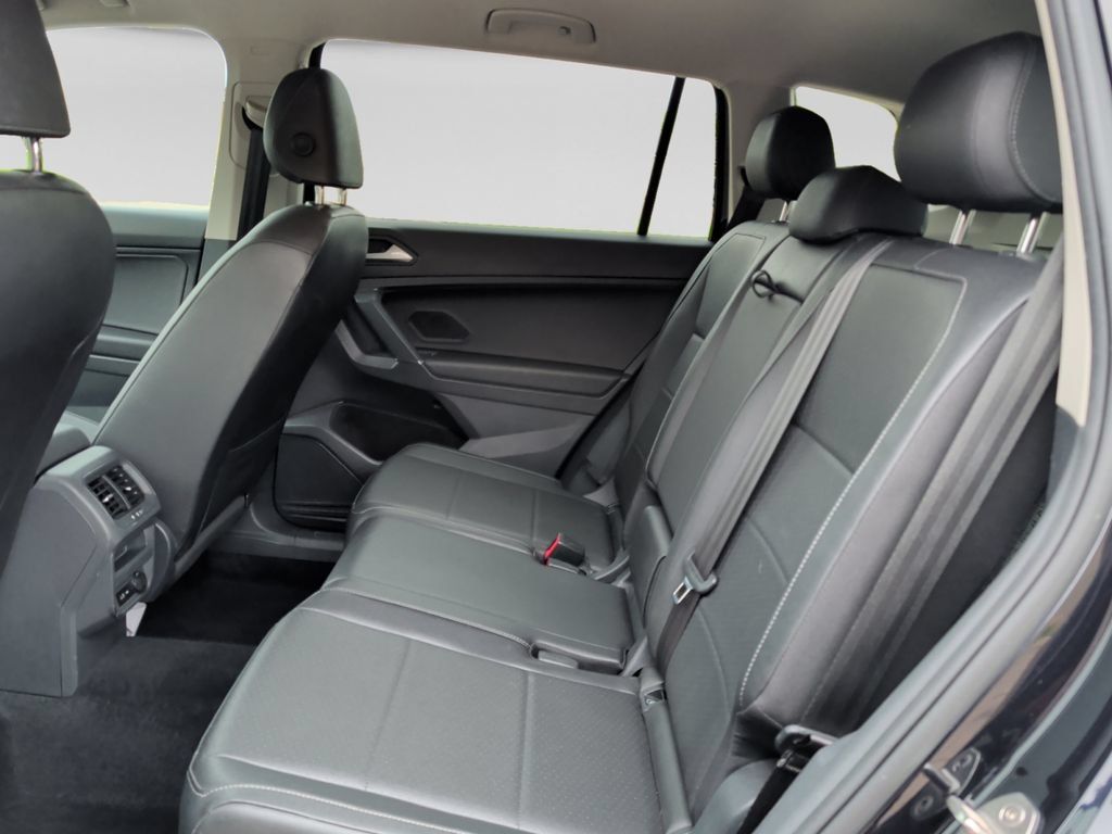 Used 2020 Volkswagen Tiguan SE AWD/4WD image 31