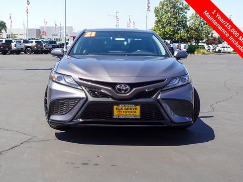 Used 2021 Toyota Camry XSE FWD image 3