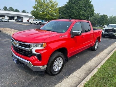 Used 2026 Chevrolet Silverado 1500 LT AWD/4WD image 3