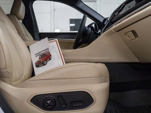 Certified 2023 Jeep Grand Cherokee L Limited w/ Black Appearance Package image 5