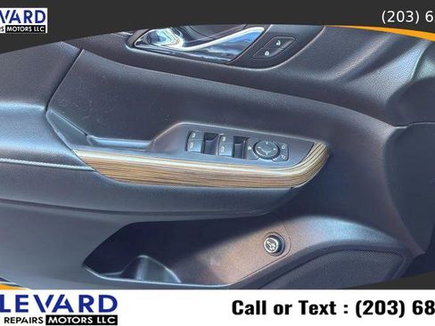 Used 2021 GMC Acadia SLE w/ Driver Convenience Package image 24