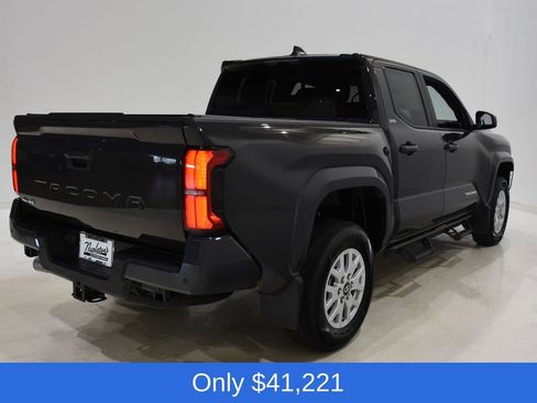 Used 2026 Toyota Tacoma SR5 image 4