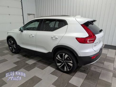 Used 2023 Volvo XC40 B5 Plus w/ Protection Package Premier AWD/4WD image 2