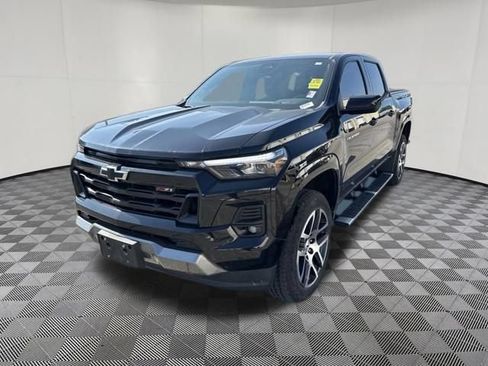 Used 2023 Chevrolet Colorado Z71 w/ Z71 Convenience Package 2 AWD/4WD image 13