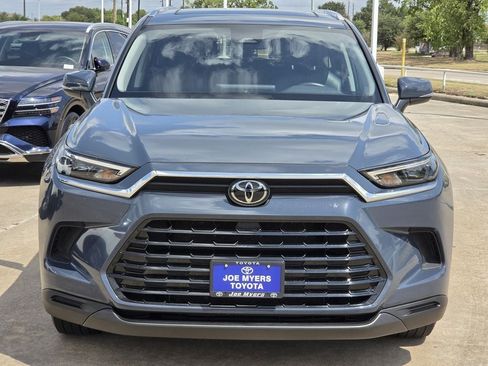 Used 2025 Toyota Grand Highlander FWD image 3